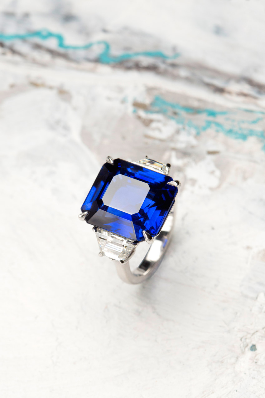 Ring, platinum, Burma natural colour «royal blue» sapphire 15 cts and diamonds