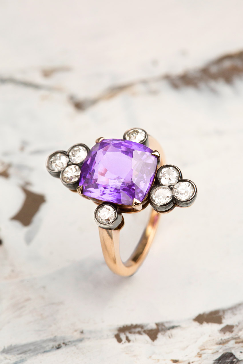 Ring, silver/pink gold set with diamonds and  purple sapphire 5.60 cts