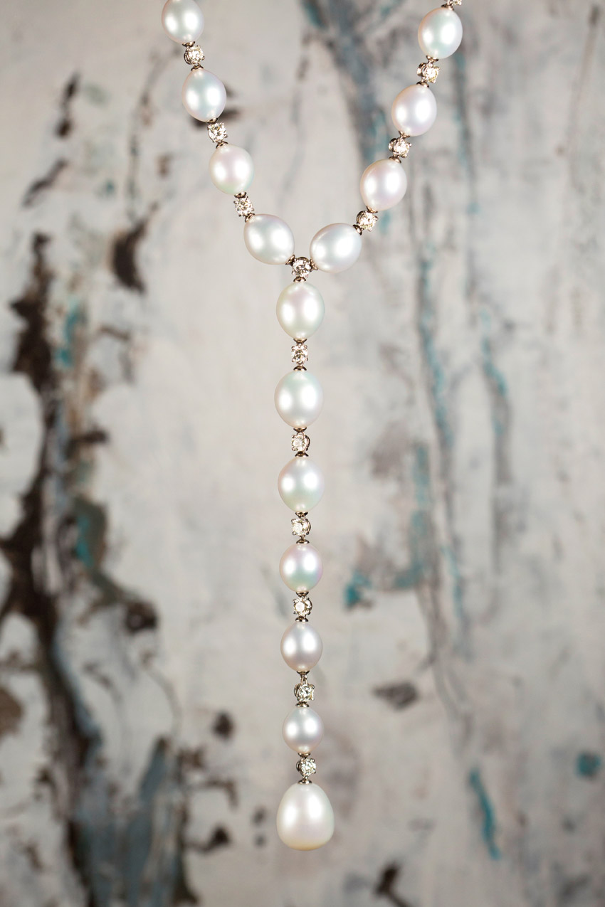 Necklace, white gold, South Sea pearls and diamonds